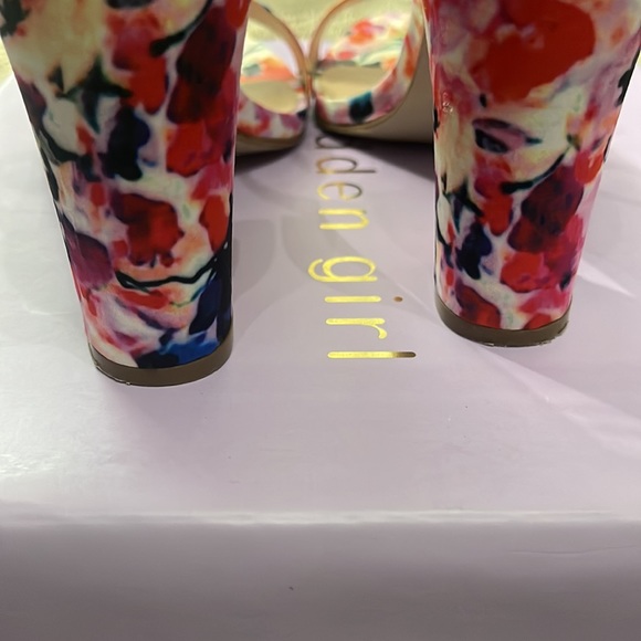Madden Girl Beella Floral block heels - Picture 5 of 6